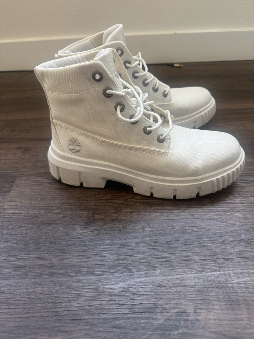 Timberland White Canvas Women's Low-Top Sneakers